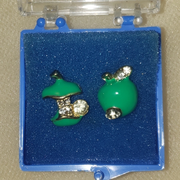 Betsey Johnson blinged green apple mismatched earrings - Picture 8 of 8